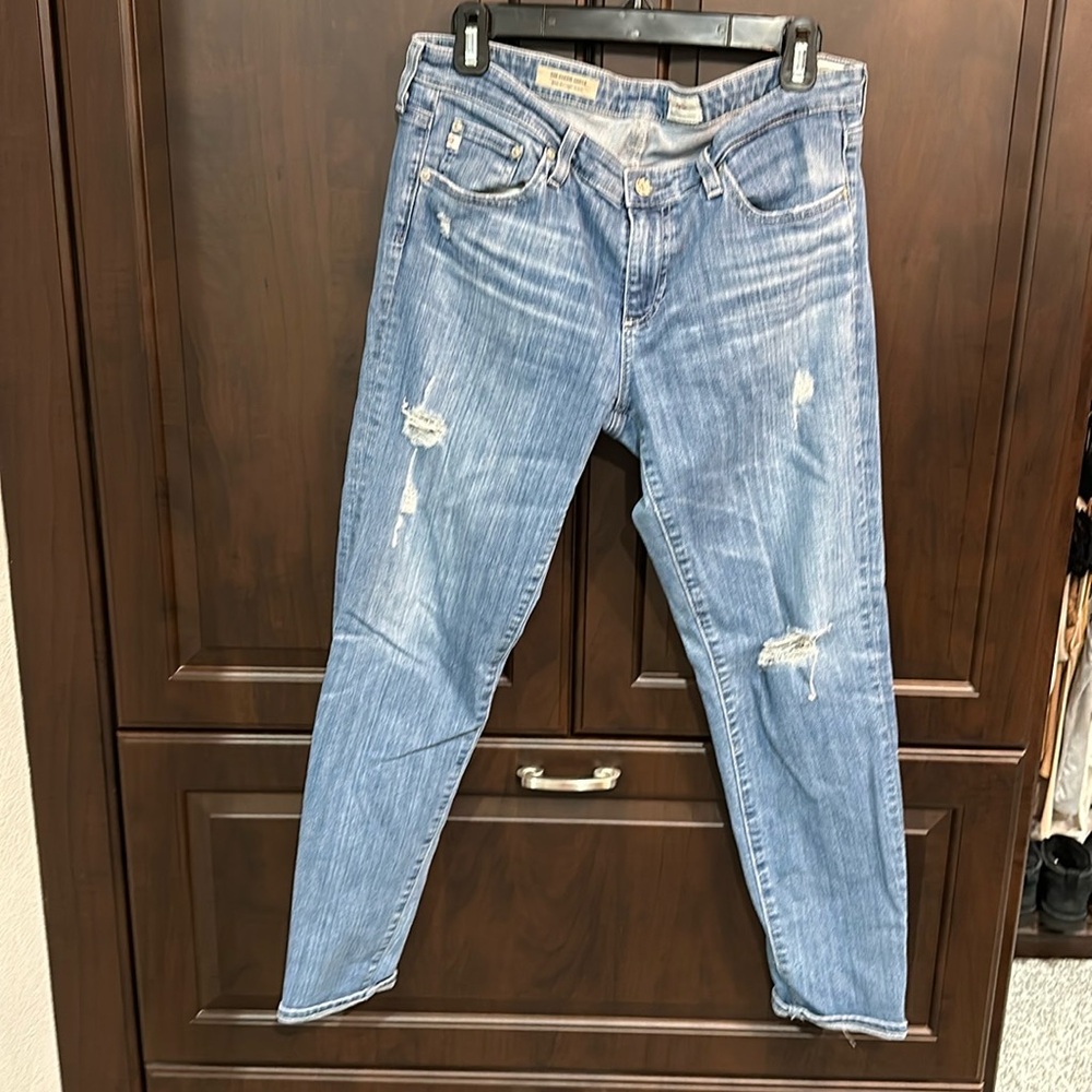 Women’s AG distressed skinny Jean - Picture 2 of 7